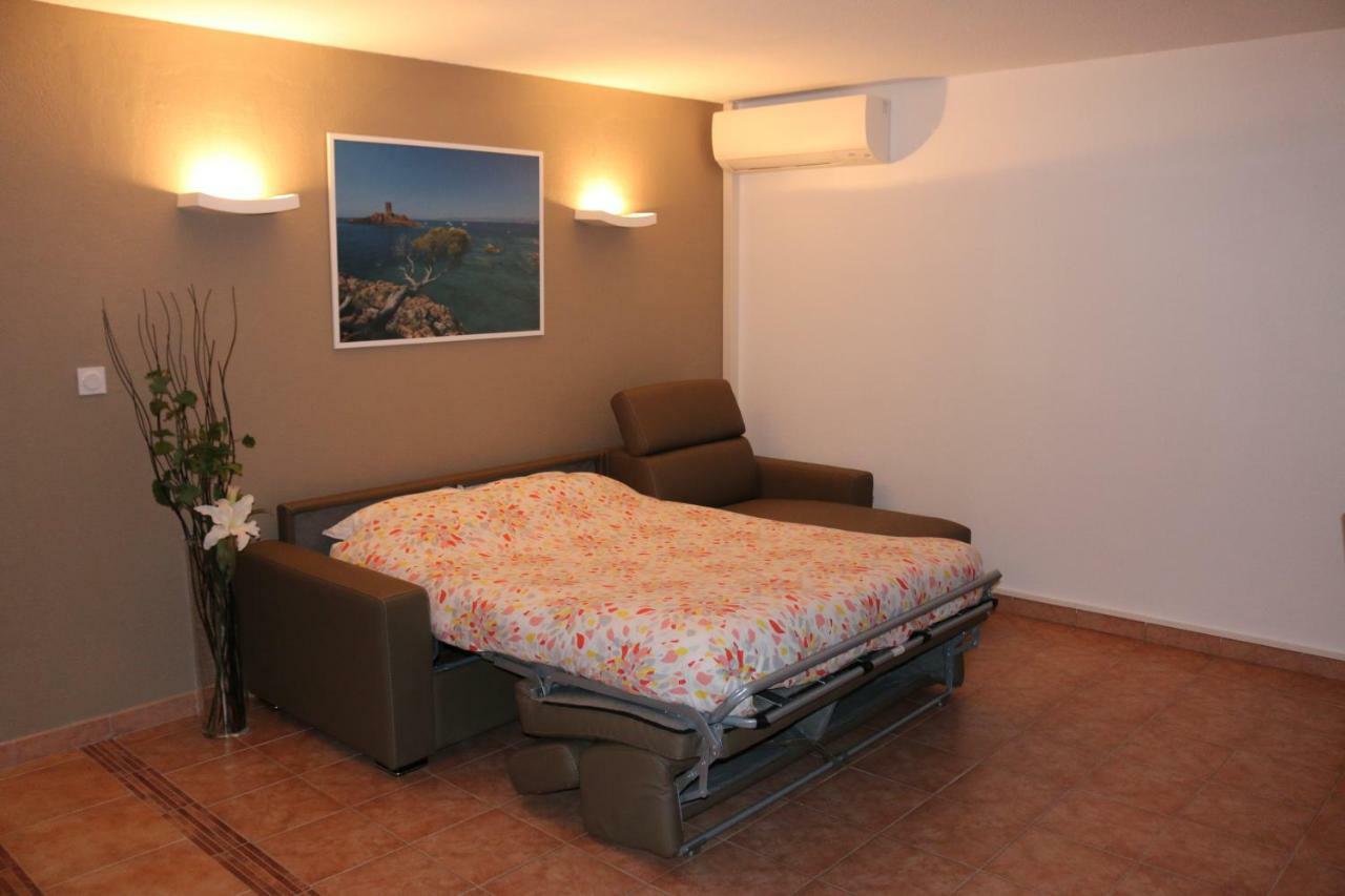 Coeur de FREJUS, Appartement 3 pièces climatisé avec piscine, terrasse, barbecue Exterior foto