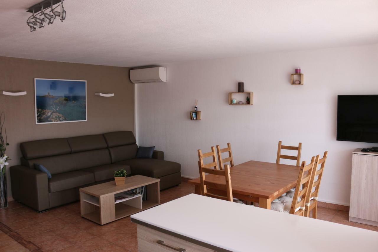 Coeur de FREJUS, Appartement 3 pièces climatisé avec piscine, terrasse, barbecue Exterior foto